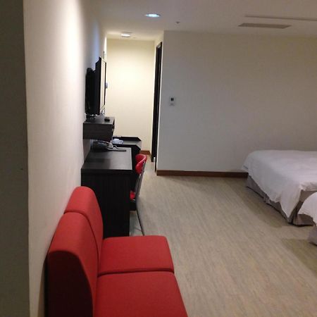 Big Bear Hotel Kaohsiung Zewnętrze zdjęcie