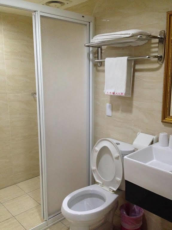 Big Bear Hotel Kaohsiung Zewnętrze zdjęcie